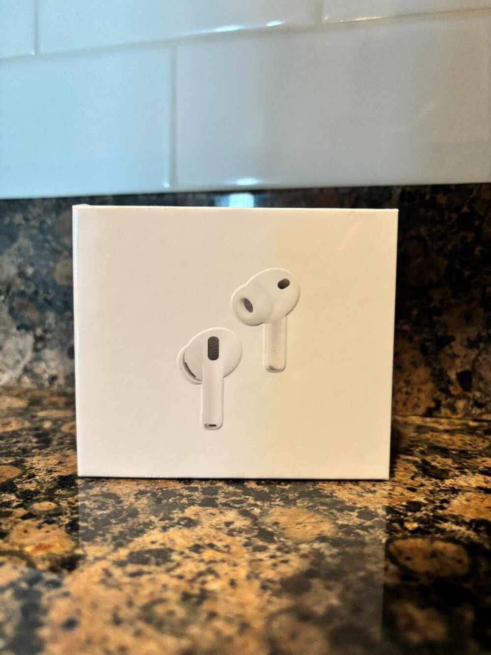 Apple AirPods Pro 3 In-Ear Wireless Earbuds w/ Charging Case, White | Brand New